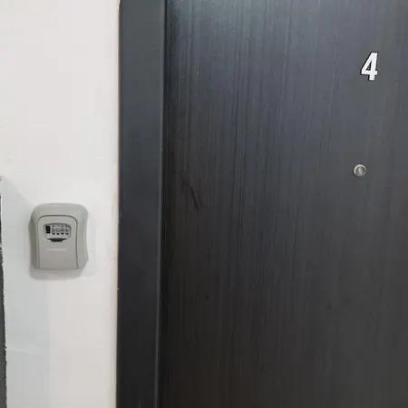 Pomiculturii 4 - Modern 1br With Balcony تيميشورا